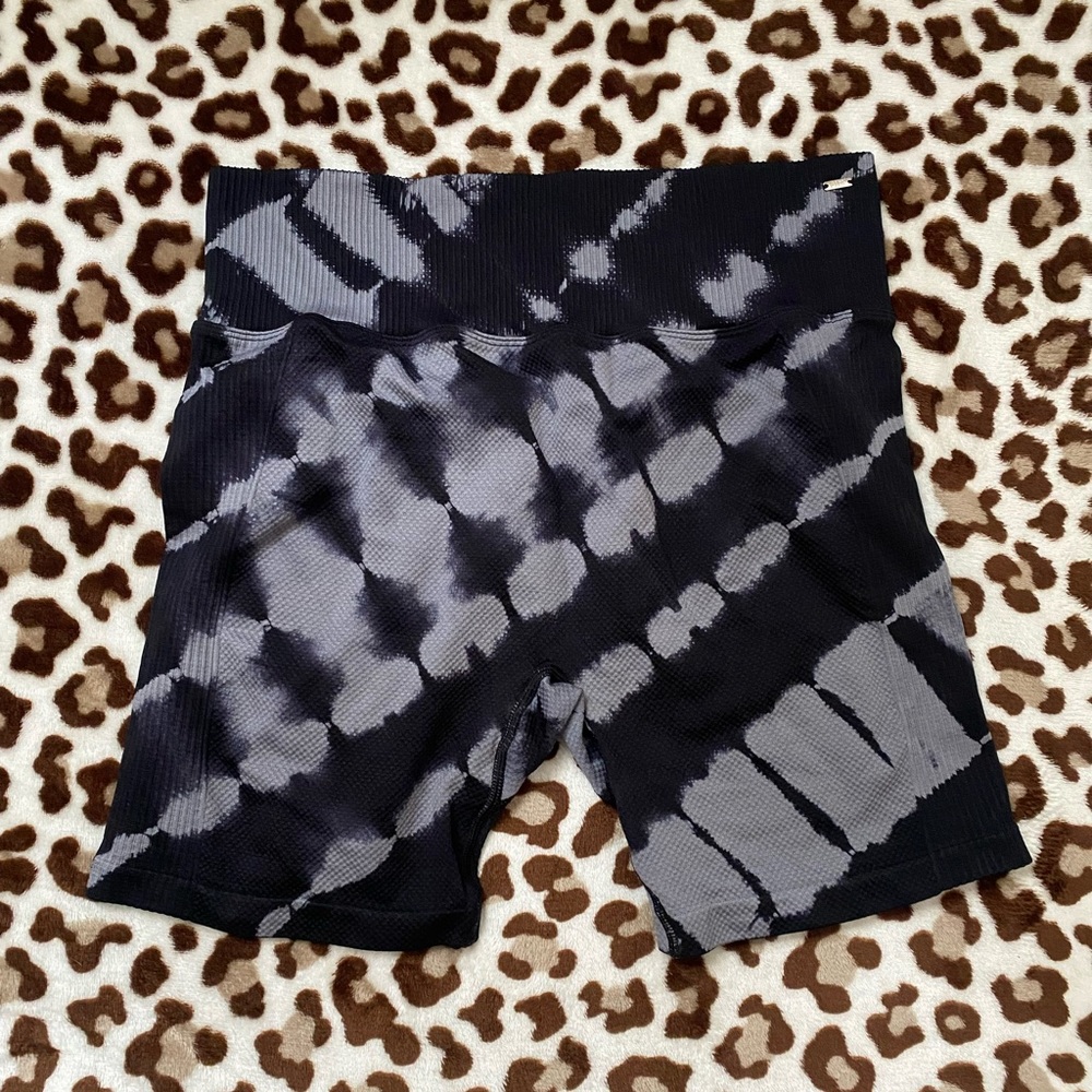 VS Pink Active - Bike Shorts - Size L